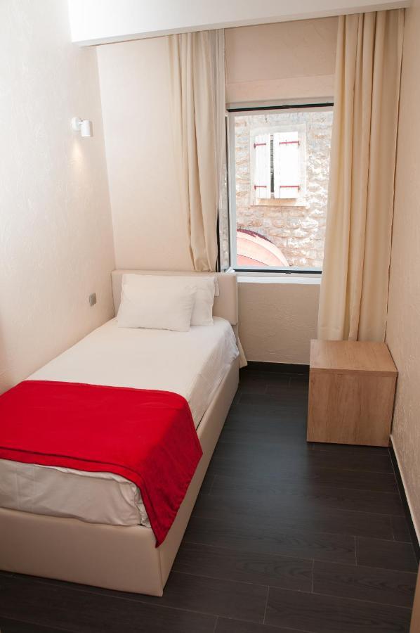 Hotel Astoria Будва Екстериор снимка