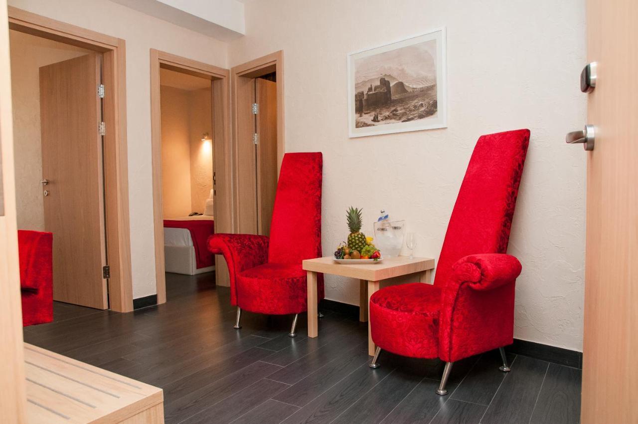 Hotel Astoria Будва Екстериор снимка