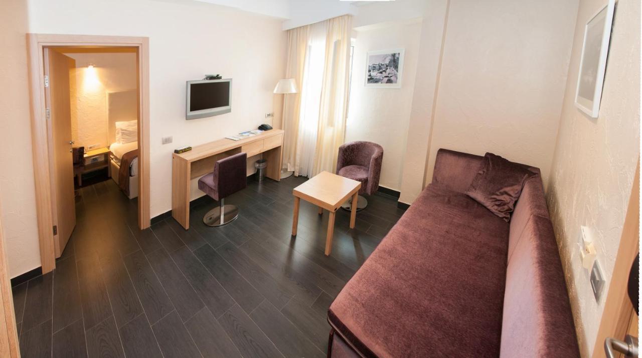 Hotel Astoria Будва Екстериор снимка