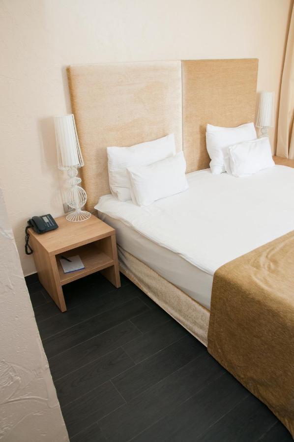 Hotel Astoria Будва Екстериор снимка