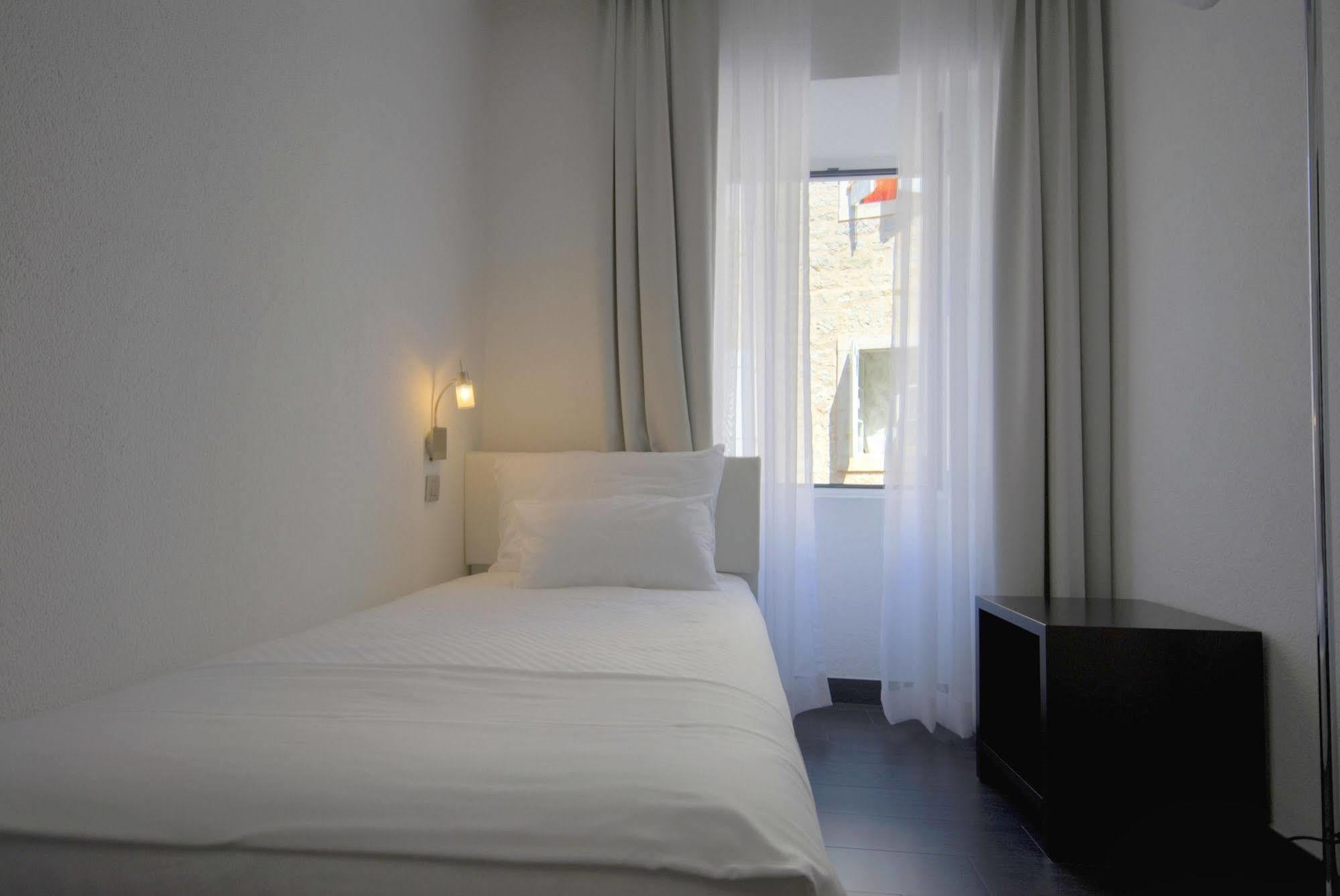 Hotel Astoria Будва Екстериор снимка